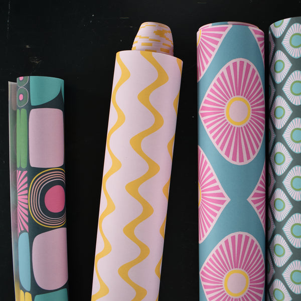 HEARTBEAT IN PINK AND YELLOW WALLPAPER